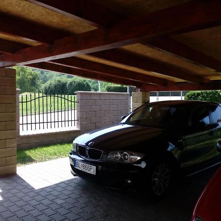 Platanus Bed and Breakfast Beckov Buitenkant foto