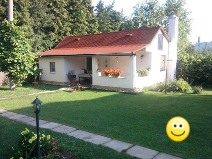 Platanus Bed and Breakfast Beckov Buitenkant foto