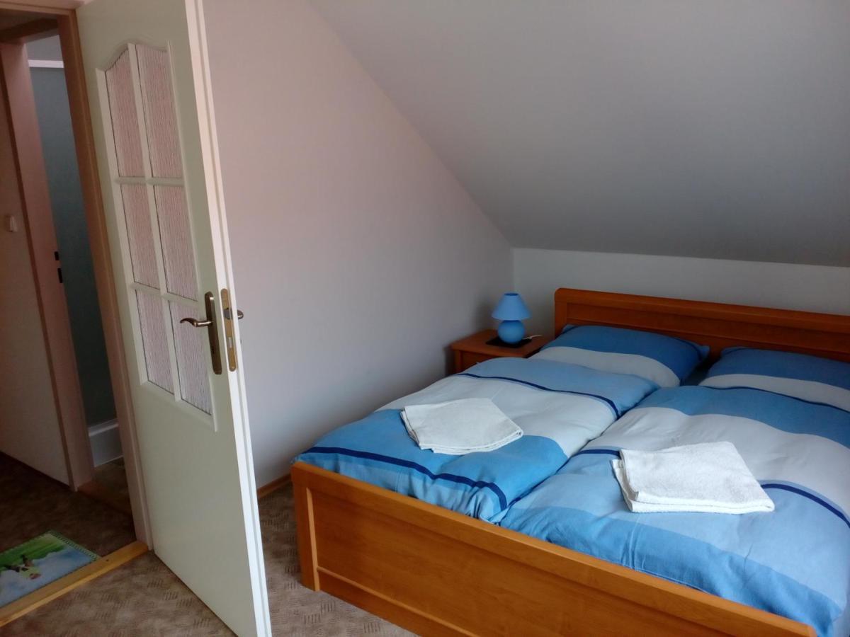 Platanus Bed and Breakfast Beckov Buitenkant foto