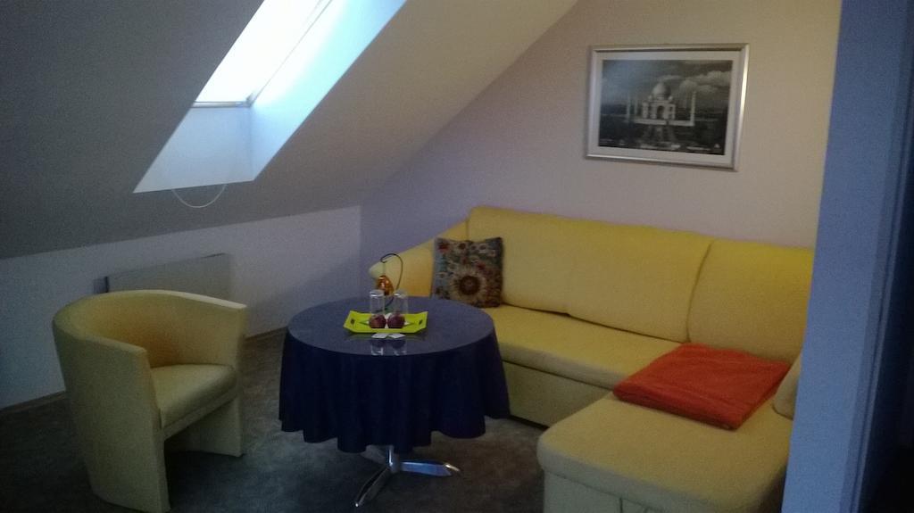 Platanus Bed and Breakfast Beckov Kamer foto