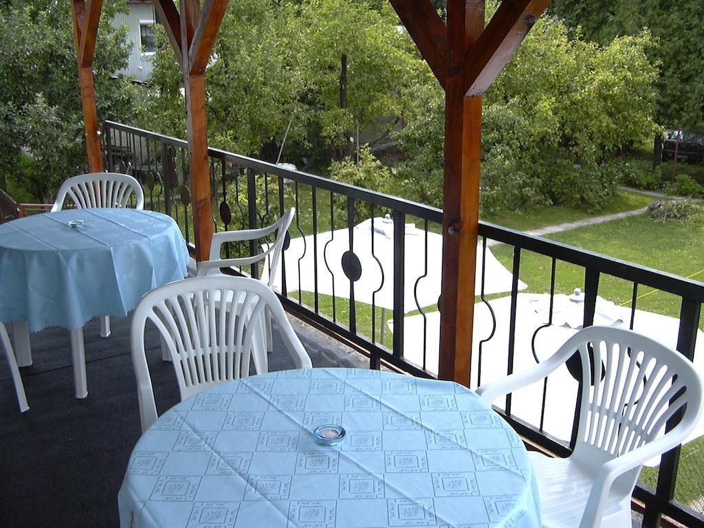 Platanus Bed and Breakfast Beckov Buitenkant foto