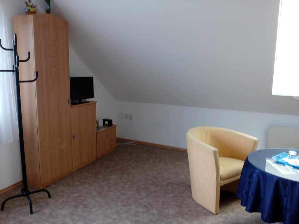 Platanus Bed and Breakfast Beckov Buitenkant foto