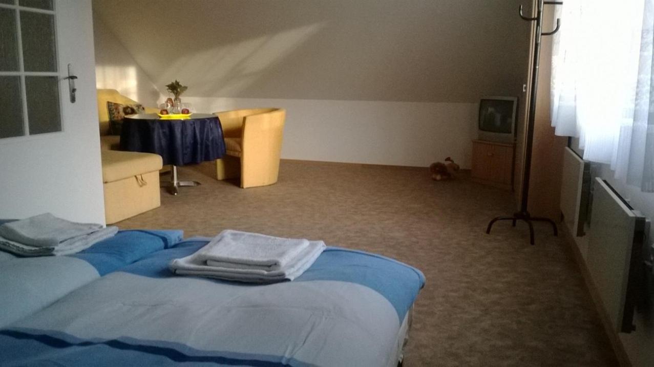 Platanus Bed and Breakfast Beckov Buitenkant foto